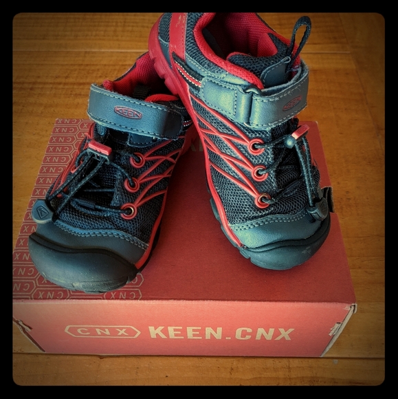 keen cnx sneakers